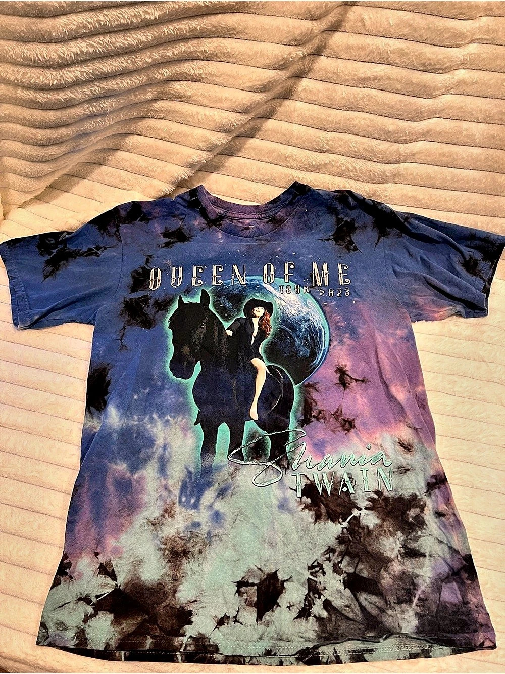 Shania Twain Queen of Me Tour 2023 Tie-Dye T-Shirt in Blue & Purple